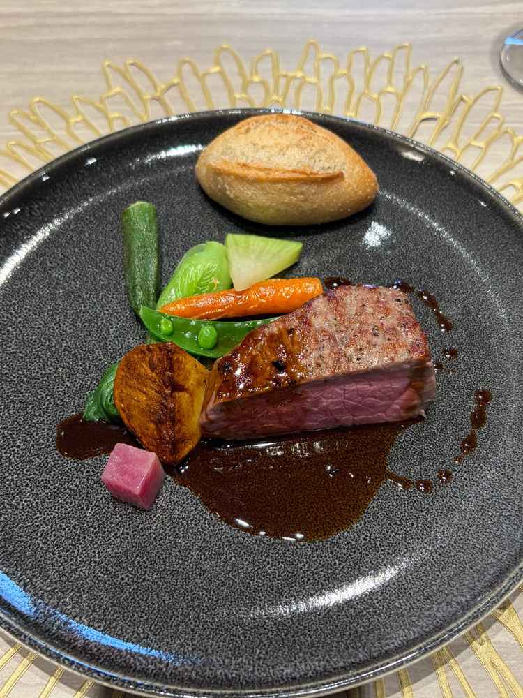 味は安定していましたが、印象には残りにくかったです。写真で補足いただき、期待感が持てました。