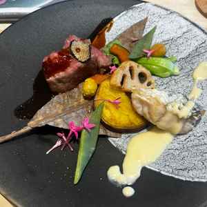 試食会のメイン料理。野菜もメインのお魚とお肉も美味しく彩も綺麗。