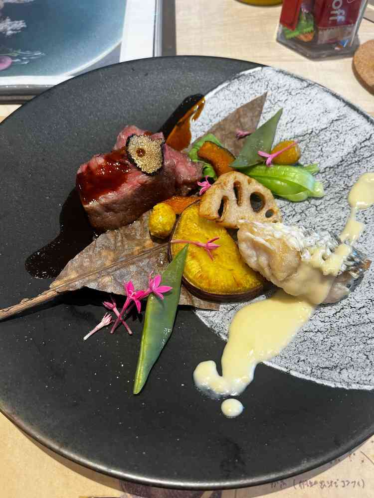 試食会のメイン料理。野菜もメインのお魚とお肉も美味しく彩も綺麗。