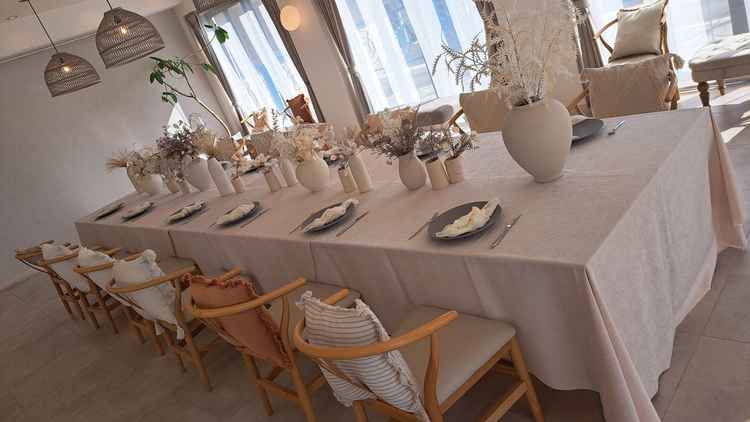 景色などを楽しみつつ、ゆったりと過ごせる待合室