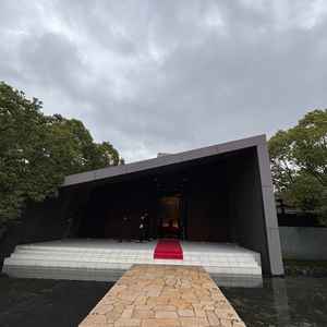 チャペル外観。他の施設から独立していて存在感がありました。