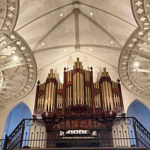 アートグレイス大聖堂の2階にあるパイプオルガンです。試奏してもらいましたが、とても迫力があります。