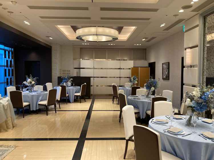 清潔感のある披露宴会場。開催人数も幅広く対応可能。