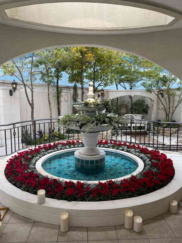 チャペルに入る前も豪華で期待感MAXになります