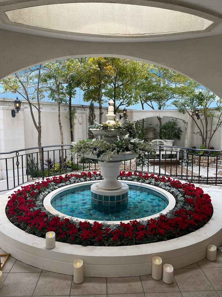 チャペルに入る前も豪華で期待感MAXになります