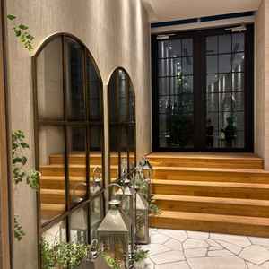 チャペル前の通路になります。ここで写真を撮ることができ写真映えするエリアでした。