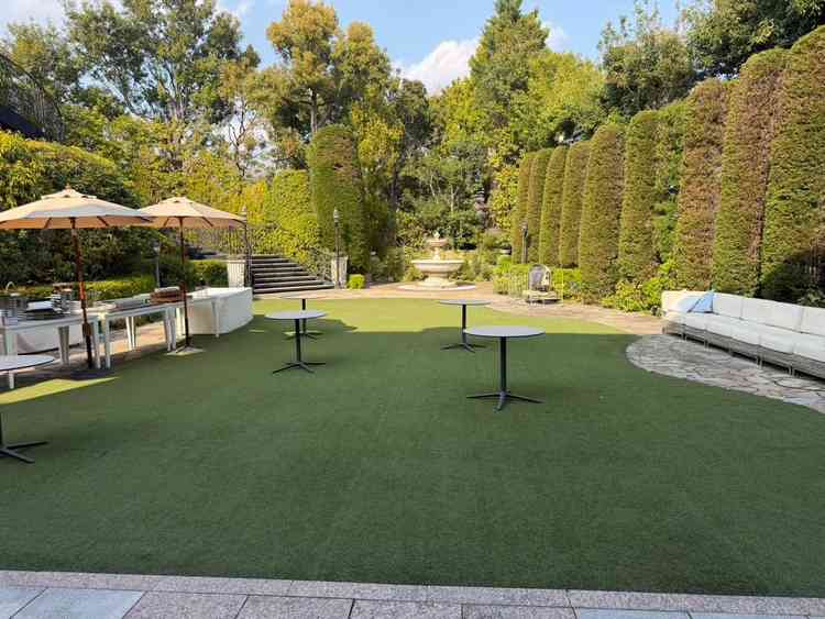 フランス館。立食パーティが可能。