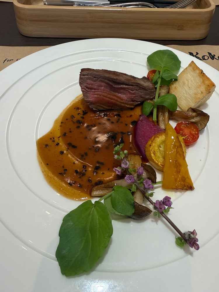 北海道の牛肉を使った料理。とても美味しかった。