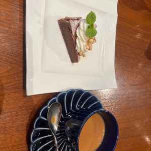 食後にデザートとコーヒーもいただきました。