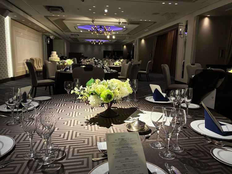 披露宴会場のアポロン　　雰囲気がとても好きだった。広すぎず、で落ち着くなと思った