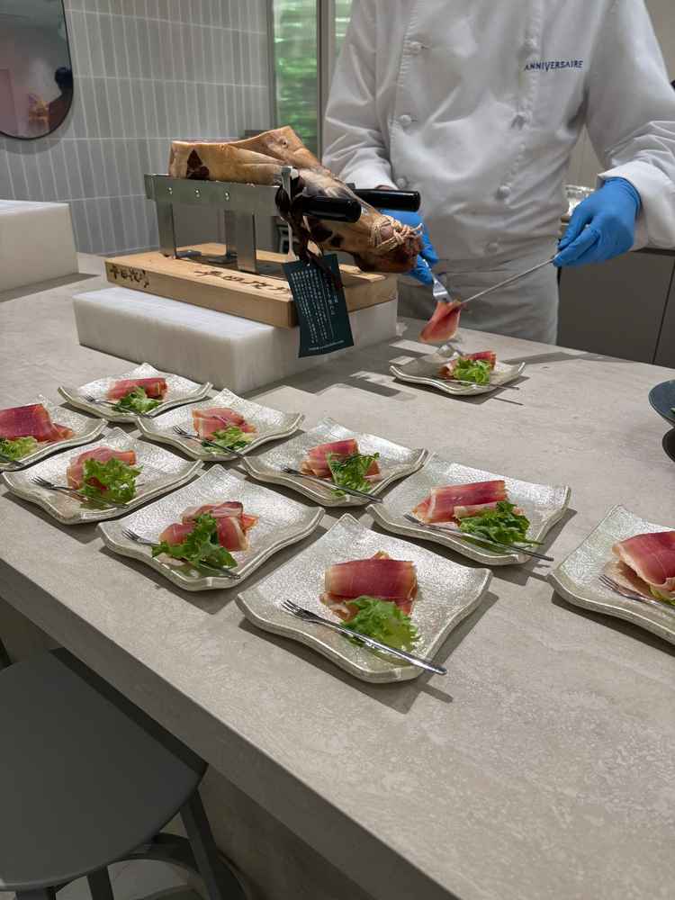 目の前で調理してくださるお料理が大変美味しく、とても感動しました。