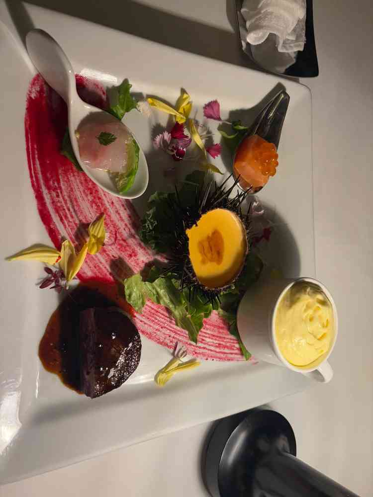 全て本当に美味しかったですが、特に真ん中の雲丹のプリンとエビのビスクスープが最高に美味しかったです!