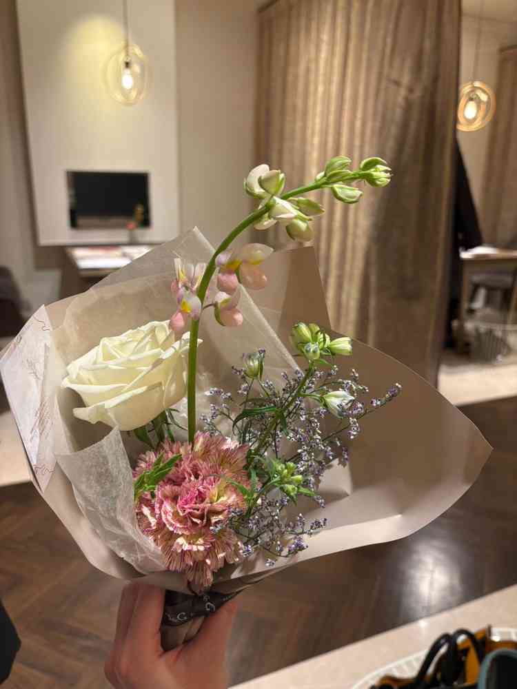 サプライズ花束をいただきました。