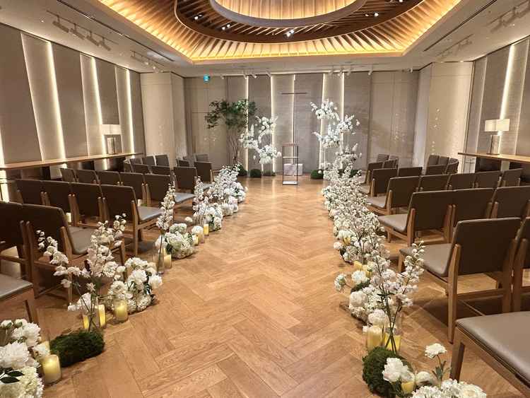 チャペルの全体像。1番後ろから見るとこのような感じ。