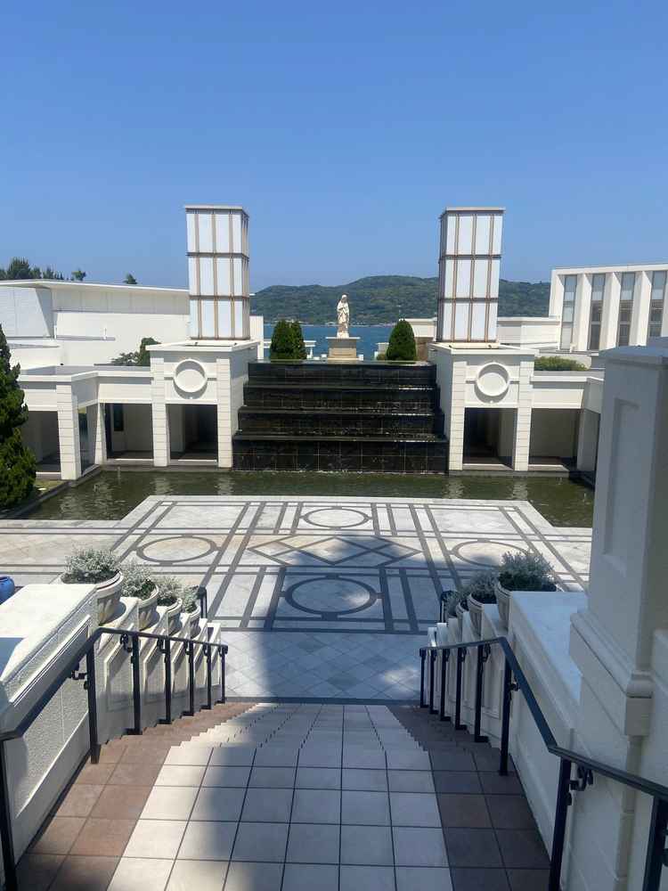 挙式会場から出たときの景色はドラマのようだった