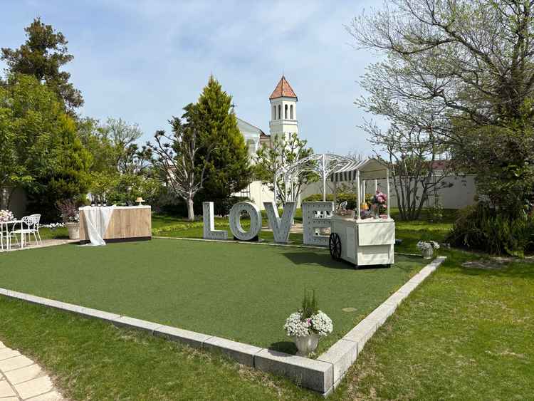 バンケットの横のガーデン