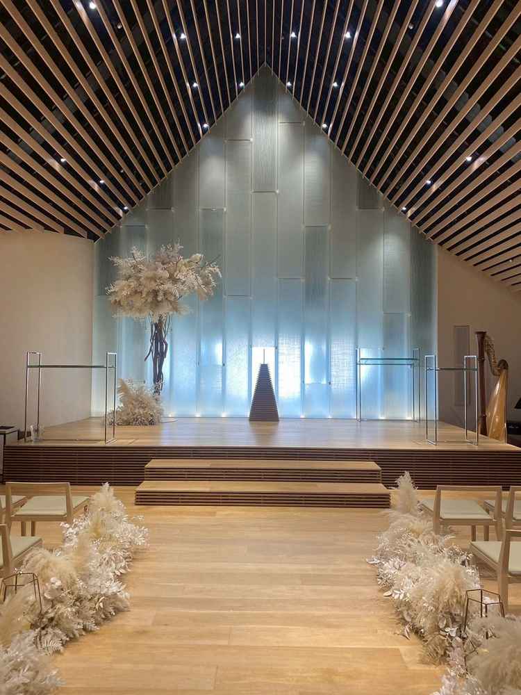 開放的な雰囲気の挙式会場