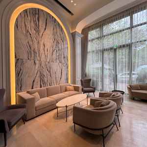 今風のインテリアや内装で、素敵でした。式場感は薄いかも？