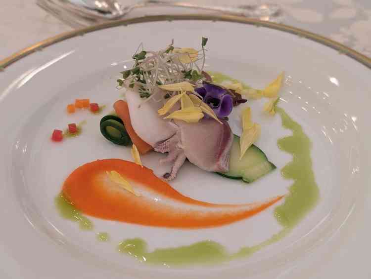 試食。フレンチコースの前菜。彩りも良く、ボリュームもあるよかった。