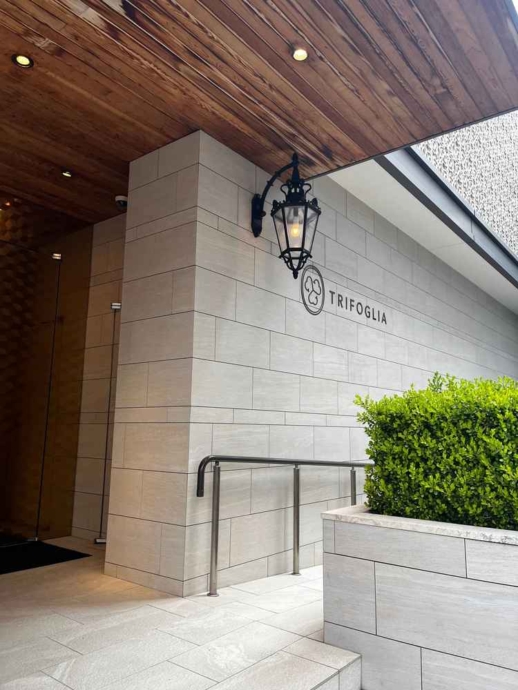 落ち着いた感じの会場入り口