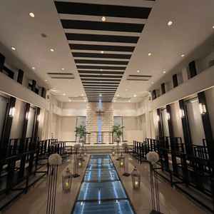 もう一つの広場にチャペルがある