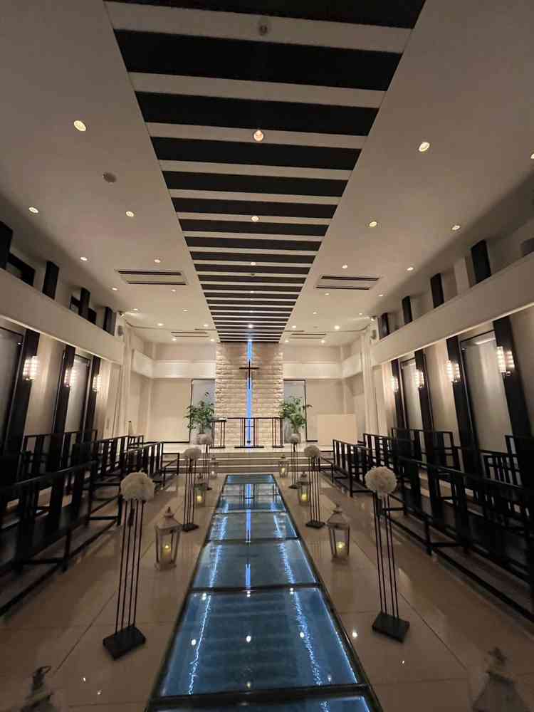 もう一つの広場にチャペルがある