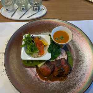 コース料理の試食をさせていただきました。3品いただきましたが全て美味しかったです。