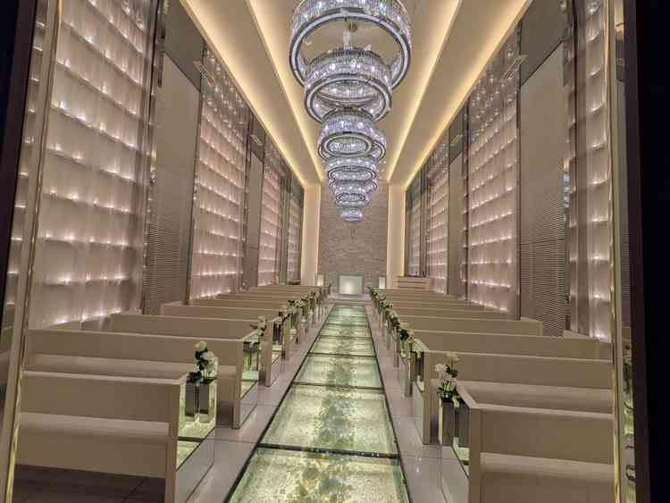 ガラスロードのチャペル