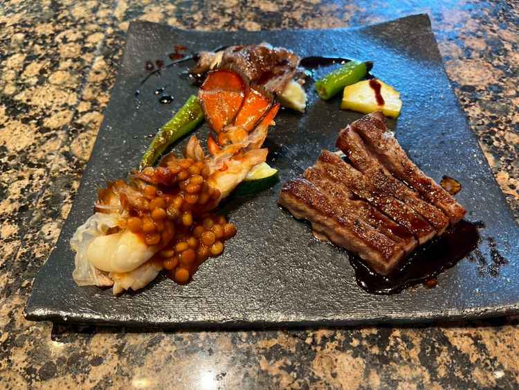 試食会のメイン料理の写真。岐阜県産の野菜や飛騨牛を使用しており、「岐阜らしさ」を楽しめる料理。