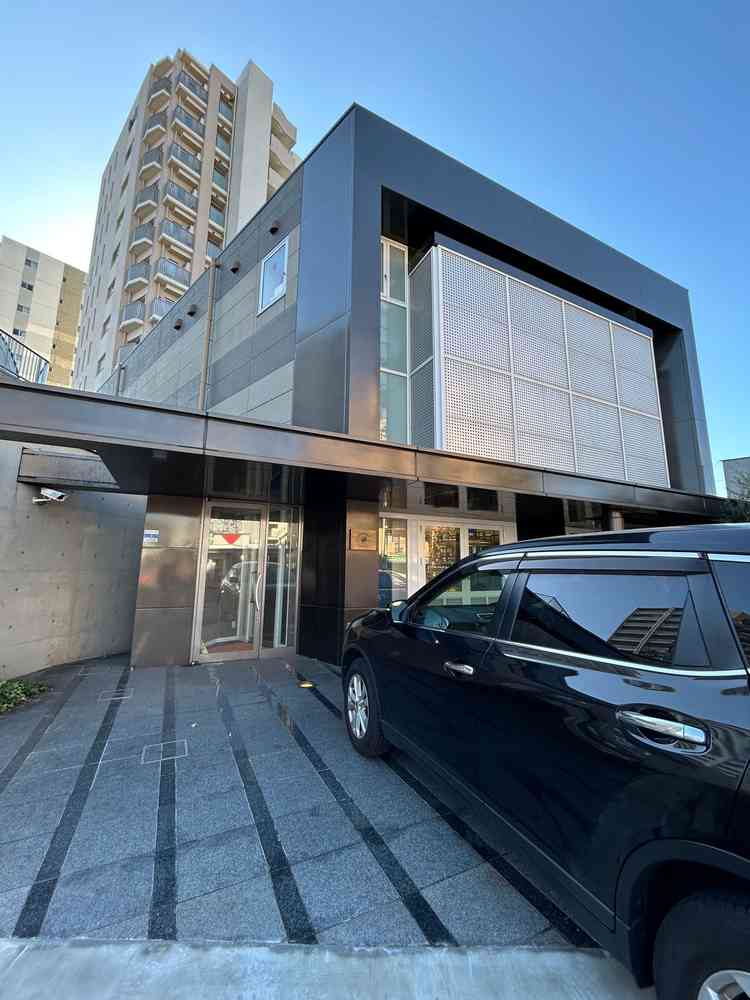 打ち合わせ場所は式場が完全貸切で挙式の人たちだけの時間を過ごせるように式場とは別で設けられてます。