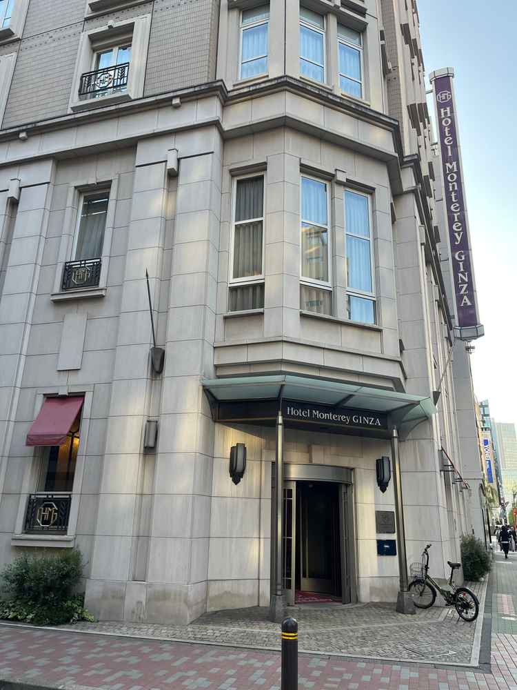 外観からクラシカルな建物でした。