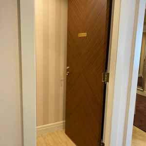 着替えスペース。新郎新婦控室、両家控室以外にも、ゲストの着替えスペースもあり広そうだった。