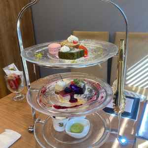 チャペルでのスイーツバイキングのイメージが湧いた。