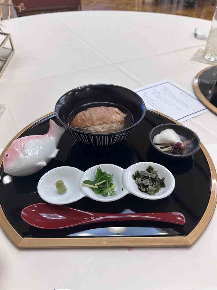 試食でいただいた鯛茶漬け(所有している田んぼで育てたお米を使用。)