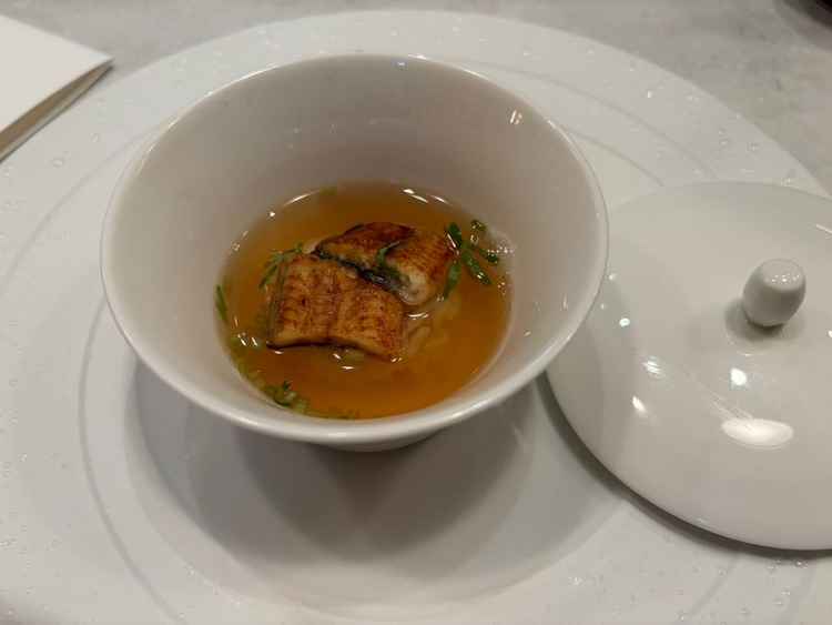 試食でいただいた、鰻のお茶漬け。締めでお米が食べられるのは嬉しかった。また料理全てが美味しかった。