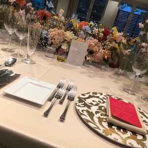 スタッフの方々が入場の演出をしてくださり、結婚式のイメージが湧きました。