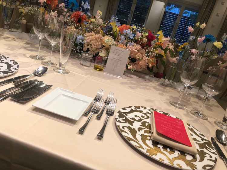 スタッフの方々が入場の演出をしてくださり、結婚式のイメージが湧きました。