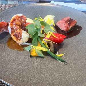 お料理の試食。メイン料理はオマール海老と阿智村の黒毛和牛。