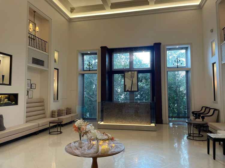 待合スペースは十分すぎるくらい広さがありました