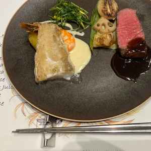 試食会のメイン料理の写真。お肉が柔らかく美味しかったです。