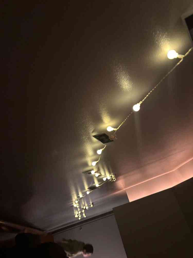 地下へと続く階段にも細かい装飾ができて可愛かったです。