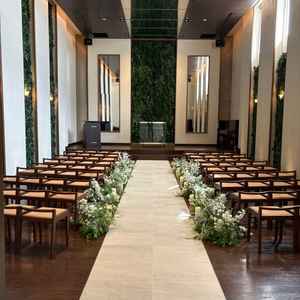 チャペル　天候に左右されないのはいいと思いました