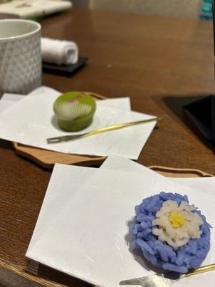 最初にお出し頂いたお茶菓子。当日ゲストにも振る舞われる。