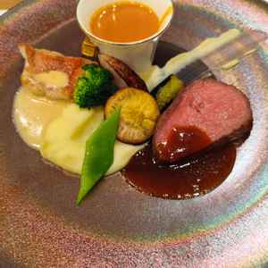 お肉が分厚いのにとても柔らかかったです。