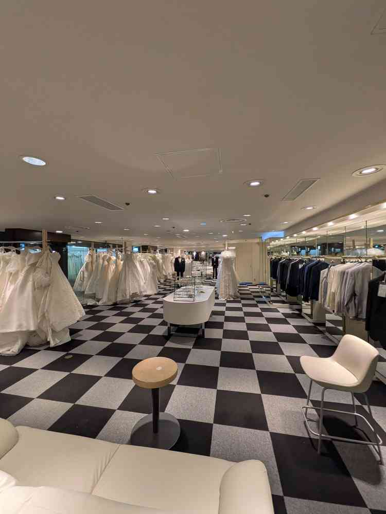 ホテル内にある、ウェディングドレスショップになります。