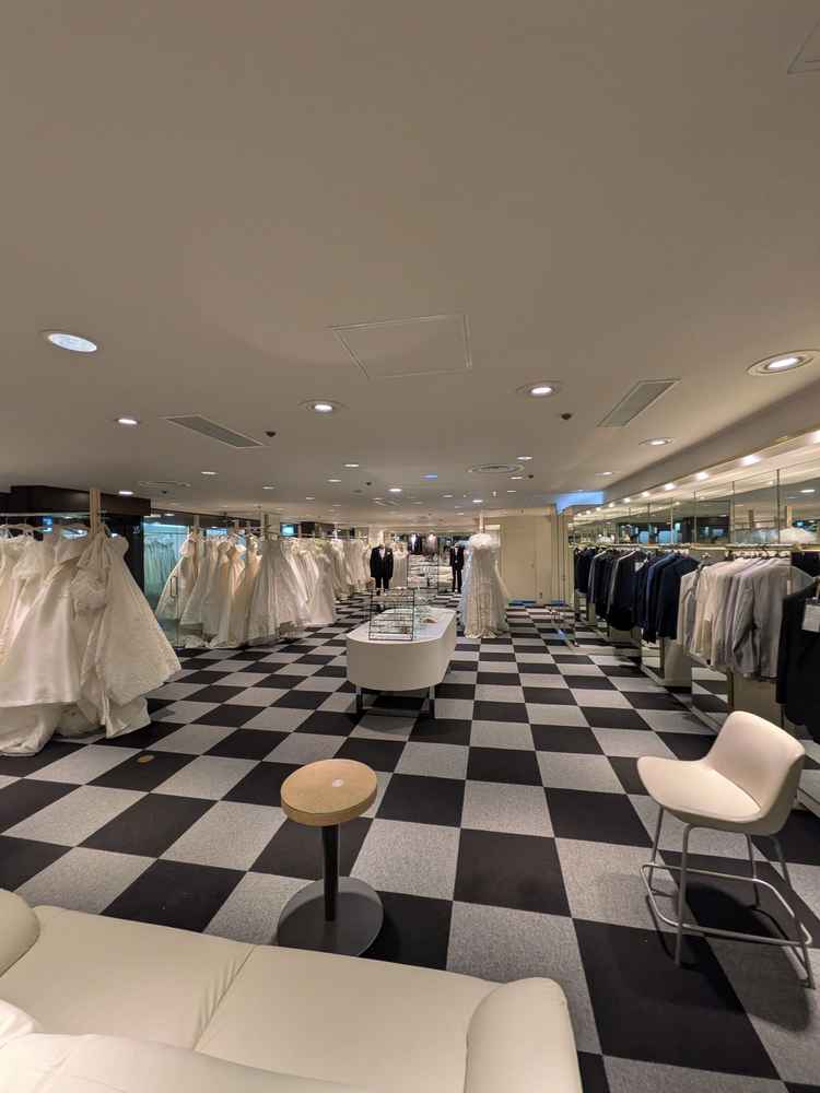 ホテル内にある、ウェディングドレスショップになります。