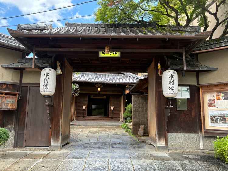 中村楼の入り口　