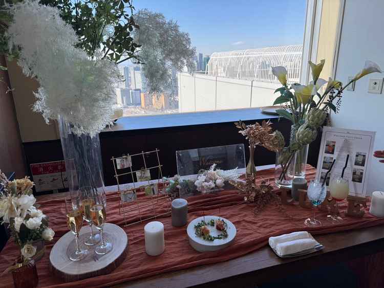 ウェルカムスペースでは5種類のカクテルから選べる仕様になっており、見た目も華やかで味も美味しかった。