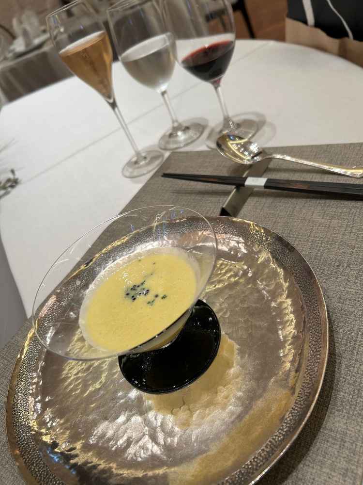 試食での一品目。アルコール類も用意していただけた。