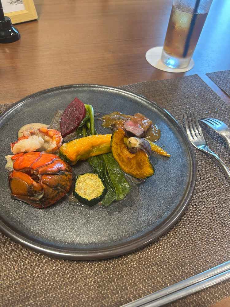 試食のお料理→前菜、メイン、デザートをいただきましたがどれも美味しくボリュームもありました。